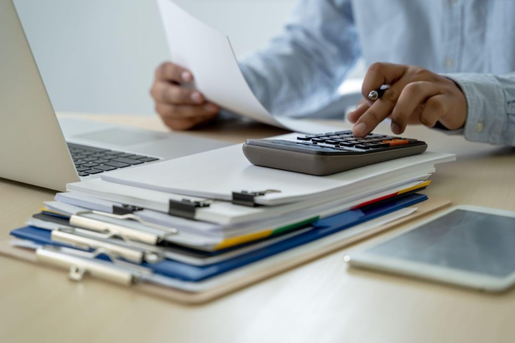 Kalkulator księgowy online – narzędzie, które ułatwia planowanie budżetu firmy