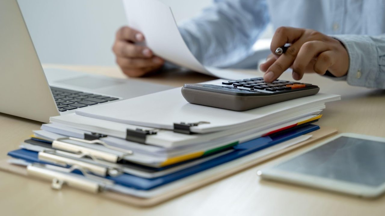 Kalkulator księgowy online – narzędzie, które ułatwia planowanie budżetu firmy